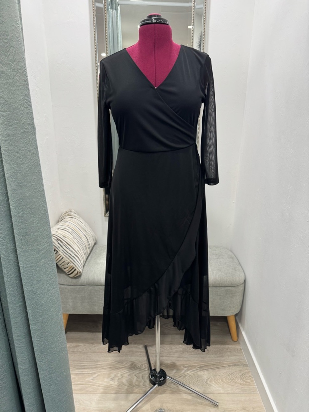 G by Giuliana Black V-Neck Wrap-Style Long Sleeve Dress
